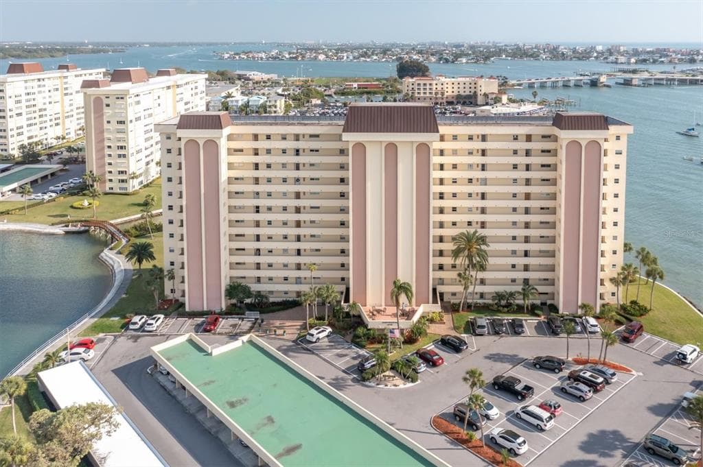 4775 COVE CIRCLE UNIT 102 ST PETERSBURG, FL 33708