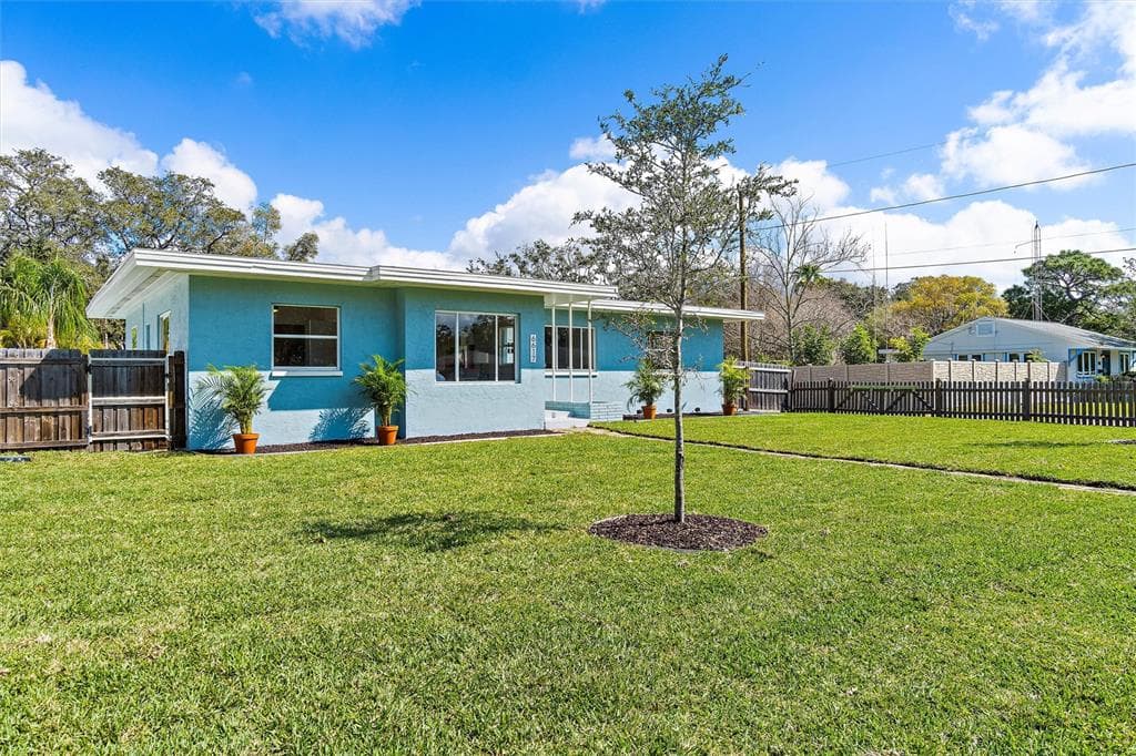 6617 BOUGAINVILLA AVENUE S ST PETERSBURG, FL 33707