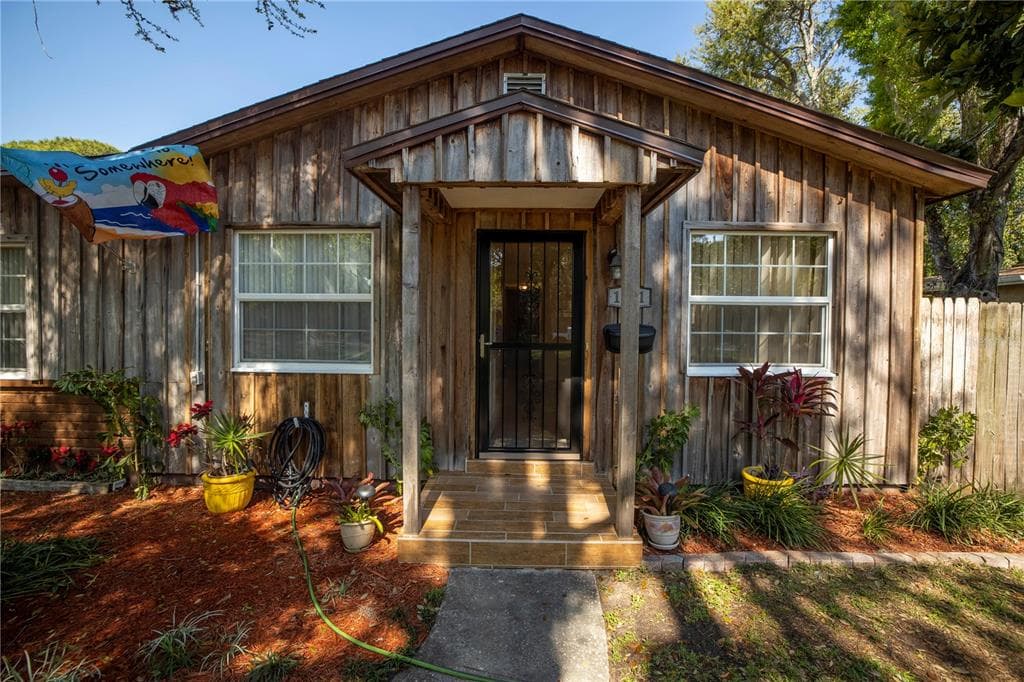 1301 ASTURIA WAY S ST PETERSBURG, FL 33705