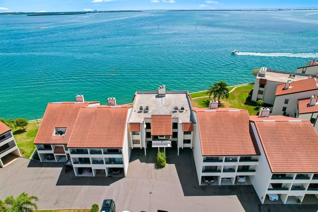 121 1ST STREET E UNIT 206 TIERRA VERDE, FL 33715