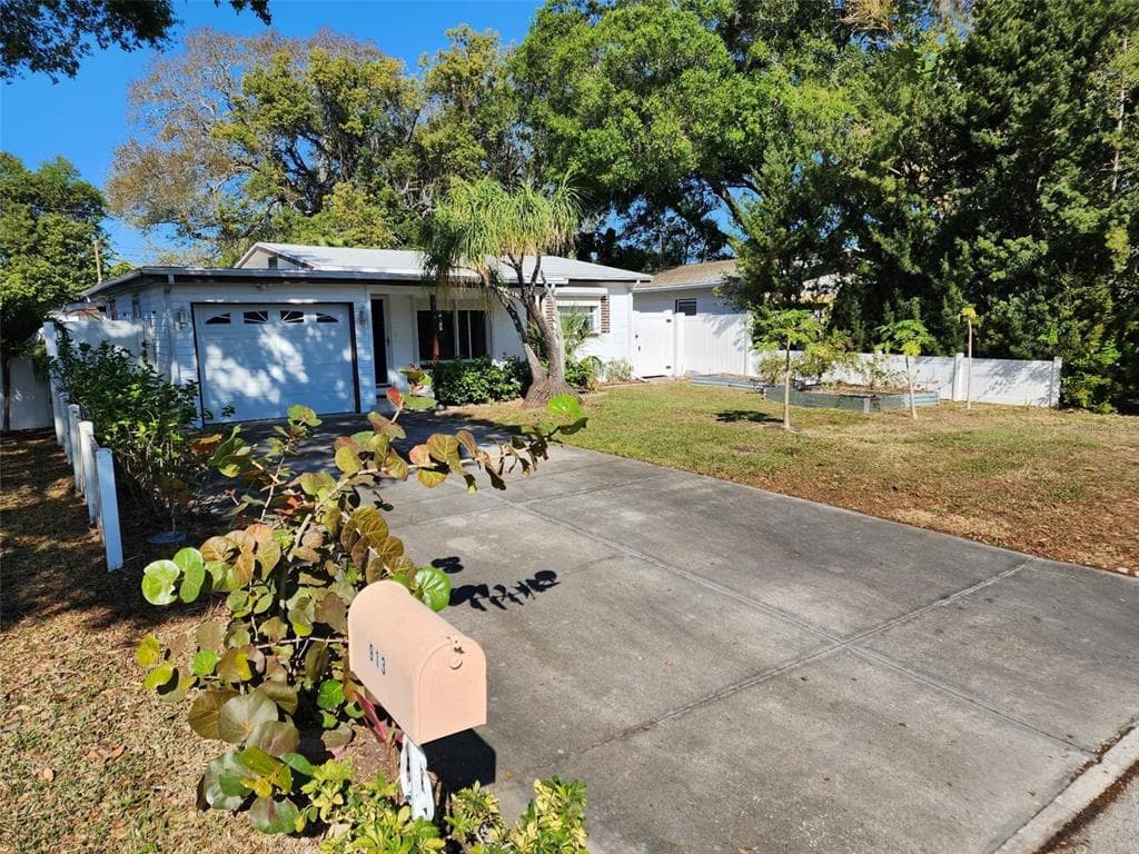 913 FREEMONT STREET S GULFPORT, FL 33707