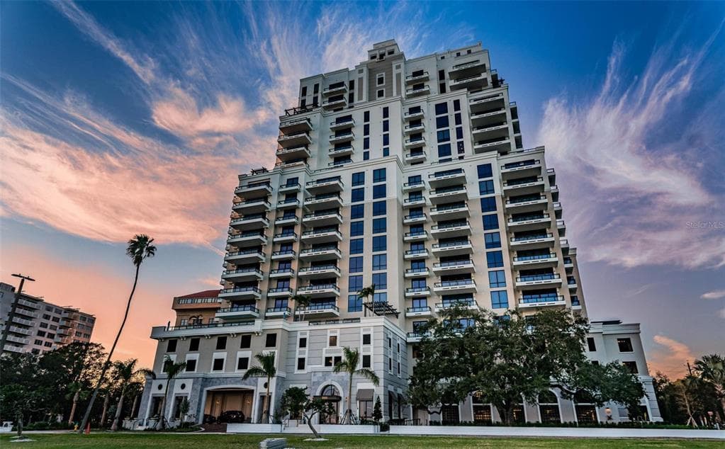 2103 BAYSHORE BOULEVARD UNIT 1805 TAMPA, FL 33606