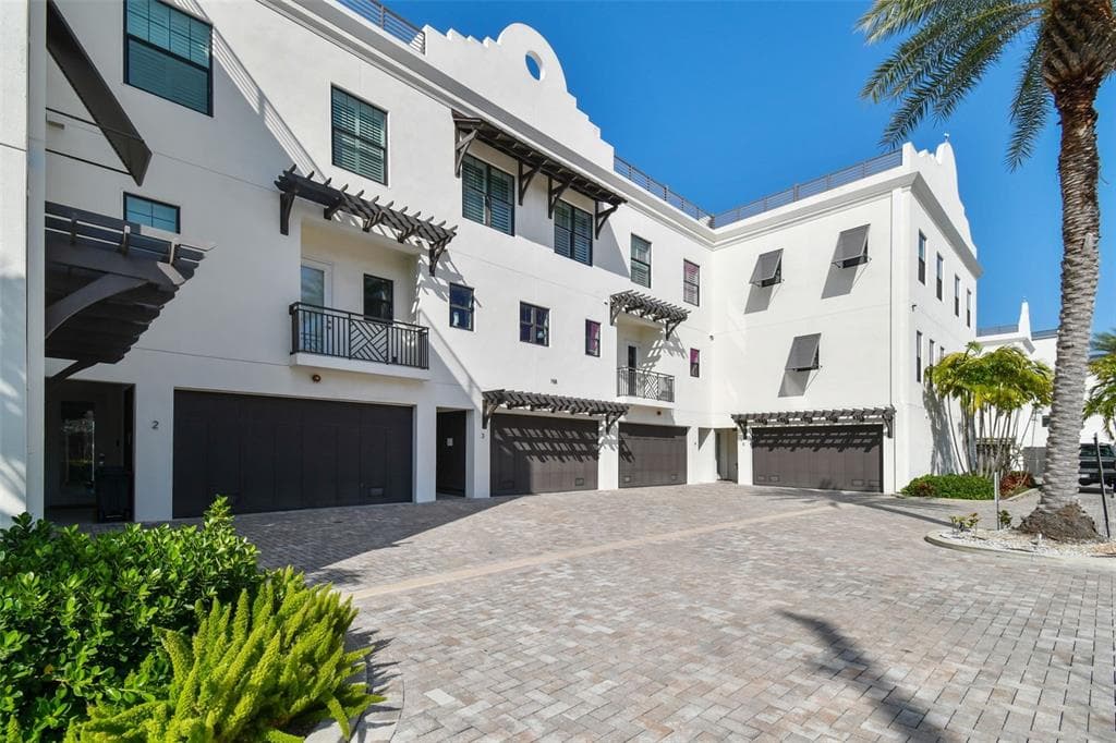 158 BRIGHTWATER DRIVE UNIT 4 CLEARWATER, FL 33767