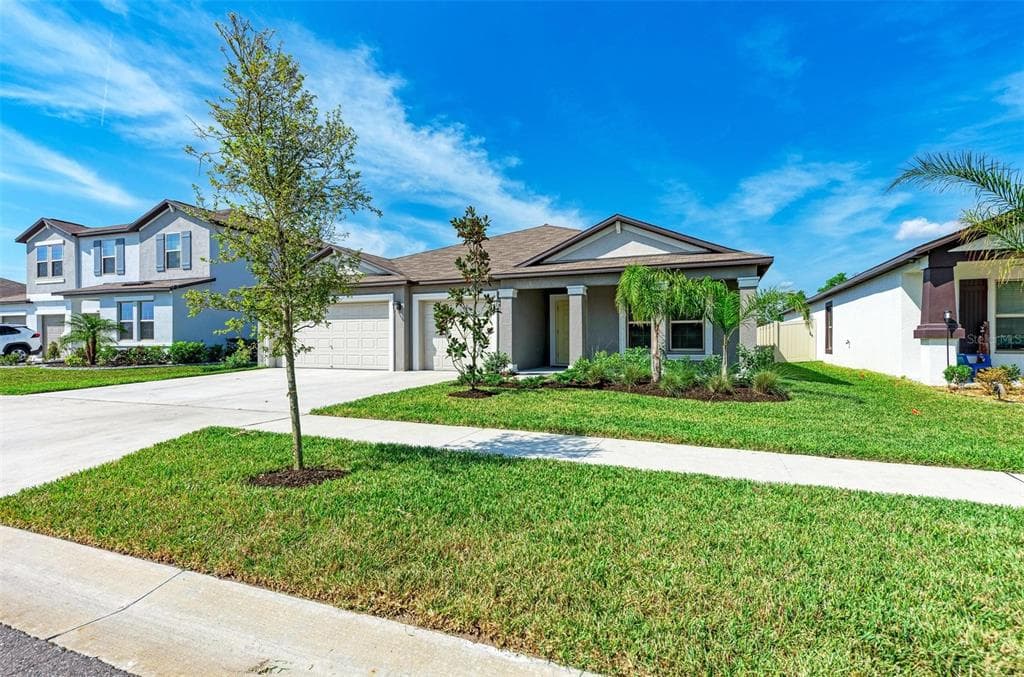 5445 LESLIE CANYON DRIVE WIMAUMA, FL 33598