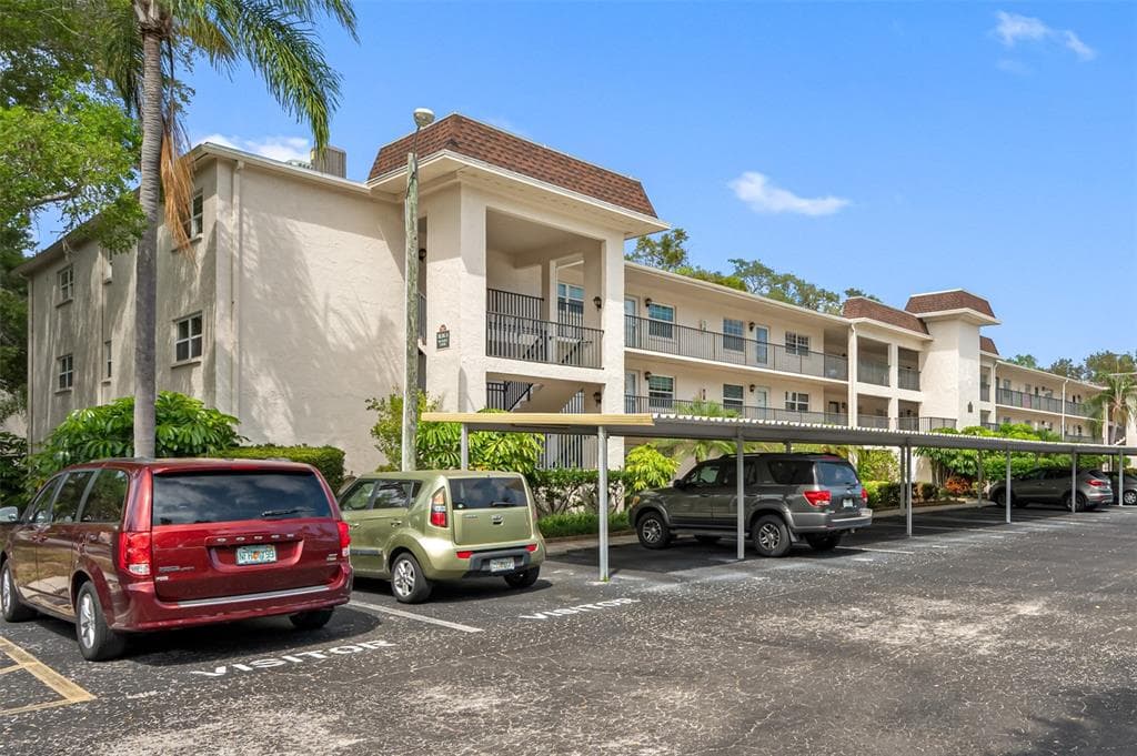 861 MAPLE COURT UNIT 303 DUNEDIN, FL 34698