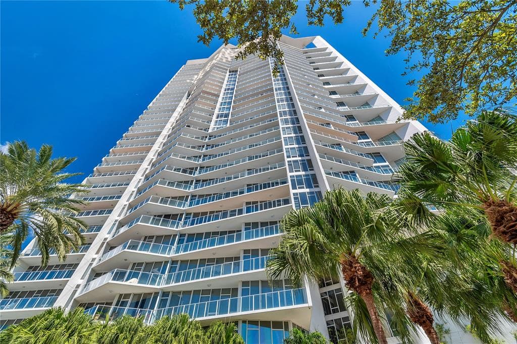 175 1ST STREET S UNIT 2804 ST PETERSBURG, FL 33701