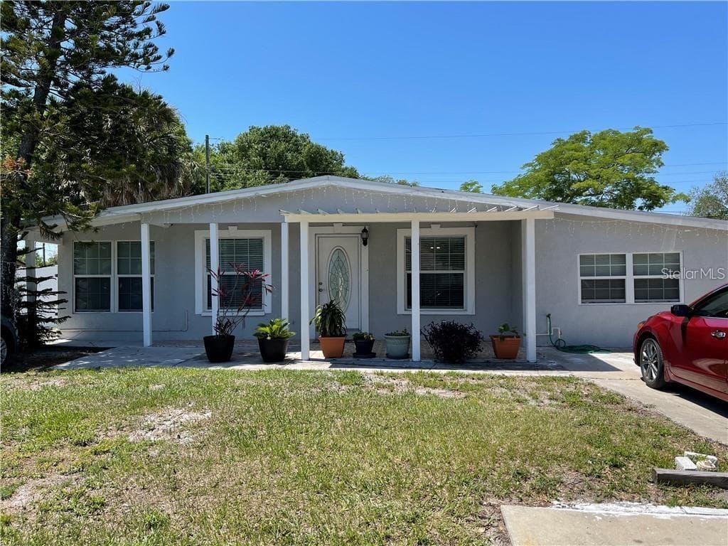 8408 FOXCROFT DRIVE TAMPA, FL 33615