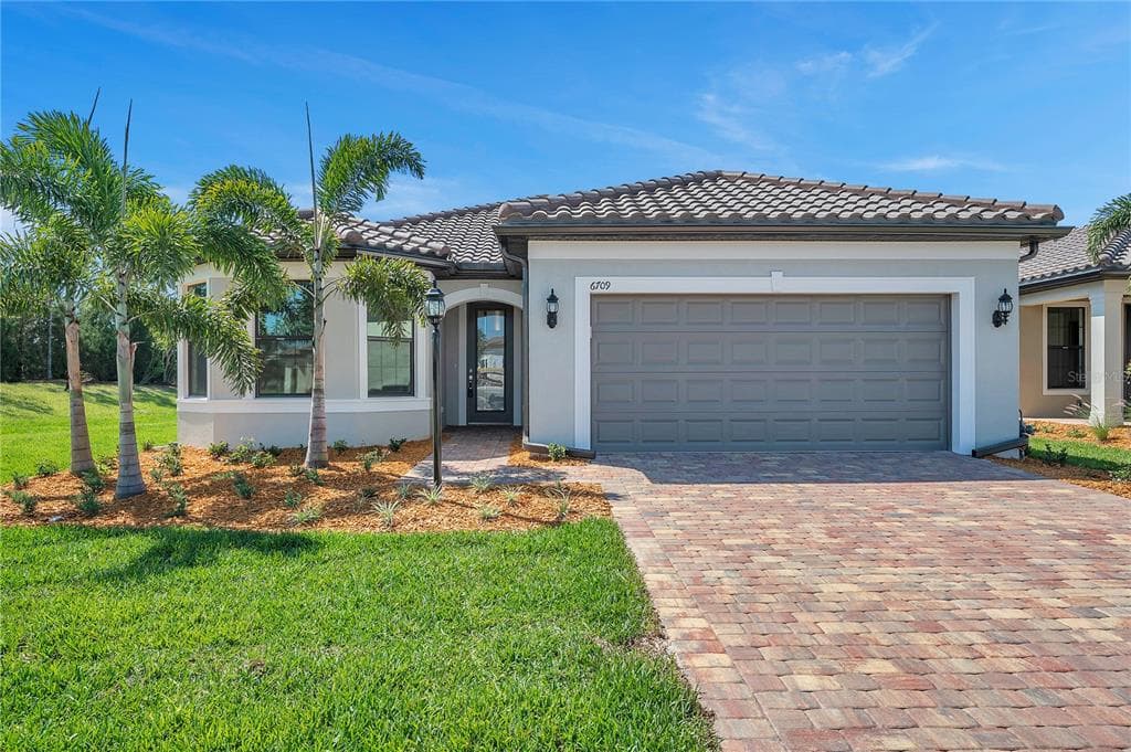 6709 ALSTEAD CIRCLE BRADENTON, FL 34202