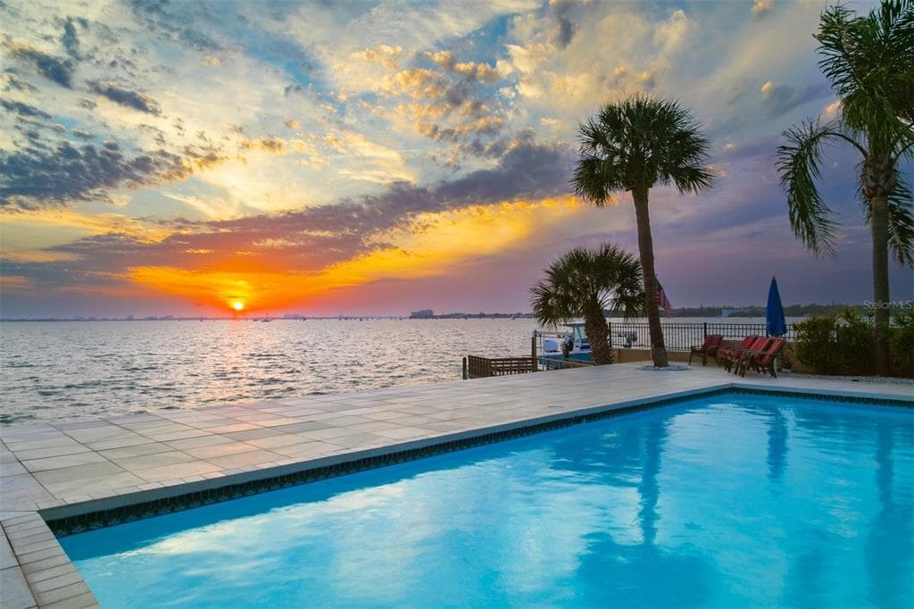 4237 45TH STREET S ST PETERSBURG, FL 33711