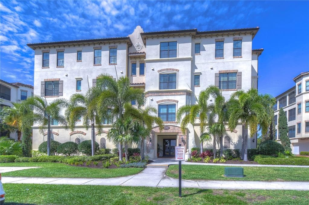 5715 YEATS MANOR DRIVE UNIT 301