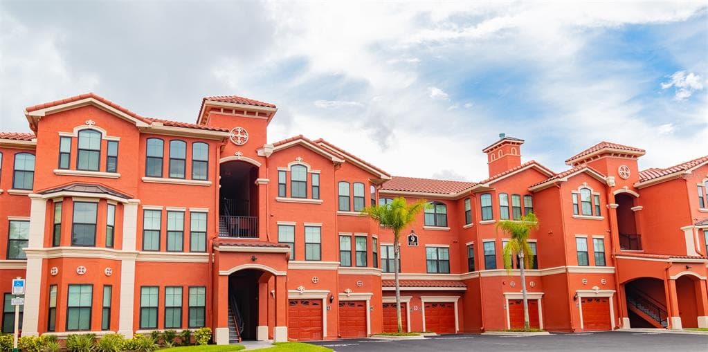2731 VIA CAPRI UNIT 910 CLEARWATER, FL 33764