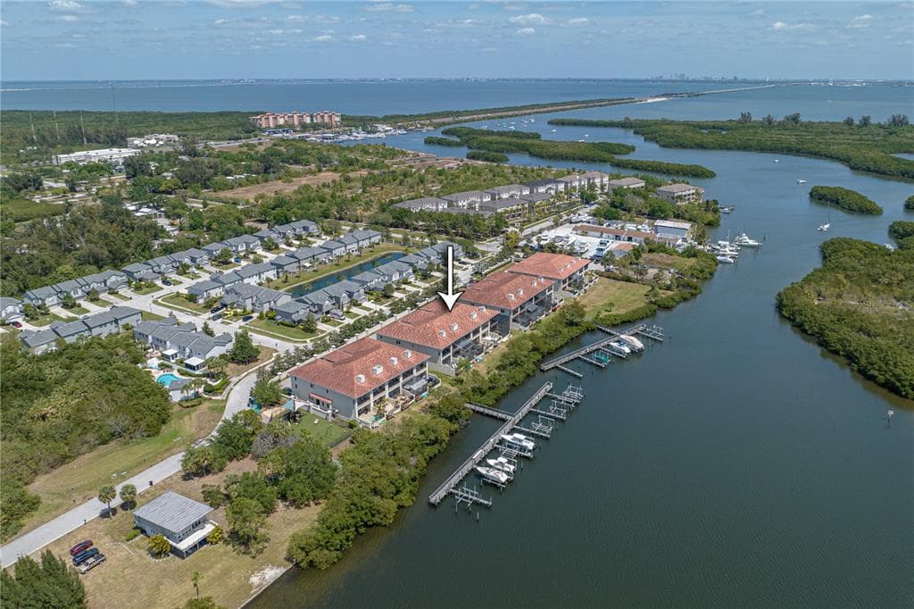 1032 PASEO DEL RIO NE UNIT 1032 ST PETERSBURG, FL 33702