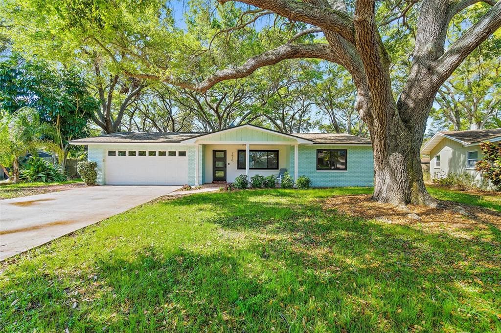 1910 FAIRWAY CIRCLE W DUNEDIN, FL 34698
