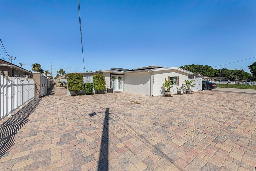 10227 PARSONS STREET TAMPA, FL 33615