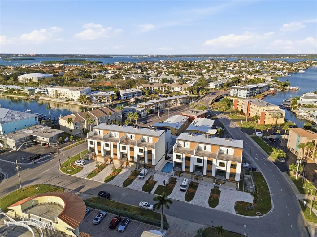 11605 1ST STREET E UNIT B3 TREASURE ISLAND, FL 33706