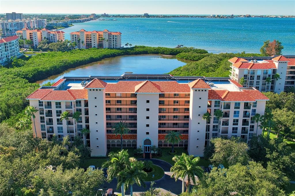 4750 DOLPHIN CAY LANE S UNIT 308 ST PETERSBURG, FL 33711
