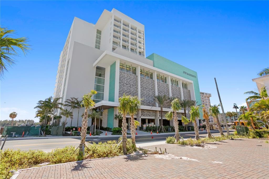 691 S GULFVIEW BOULEVARD UNIT 1010 CLEARWATER BEACH, FL 33767