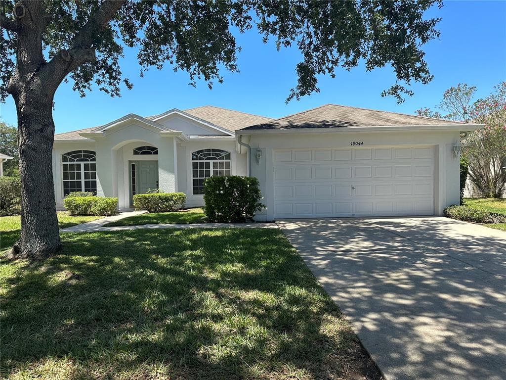 19044 FERN MEADOW LOOP
