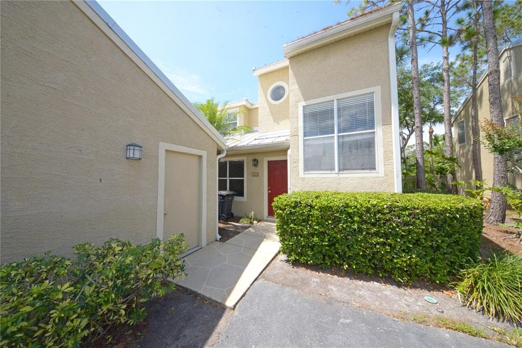 13012 LORNA PLACE TAMPA, FL 33618