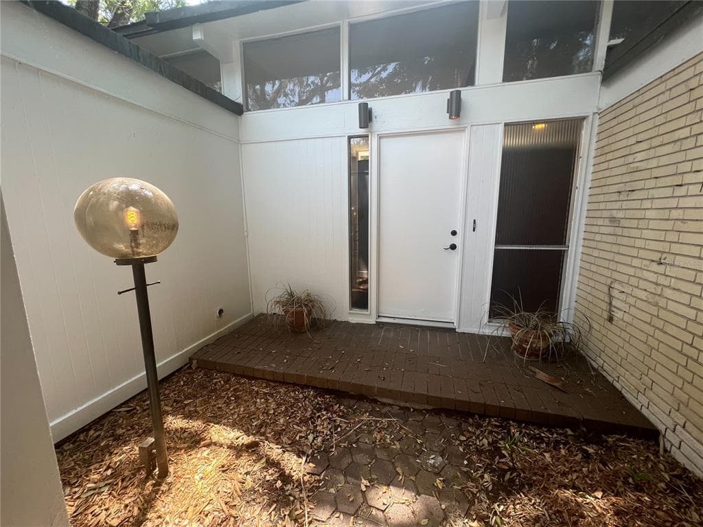 4710 W CLEAR AVENUE TAMPA, FL 33629