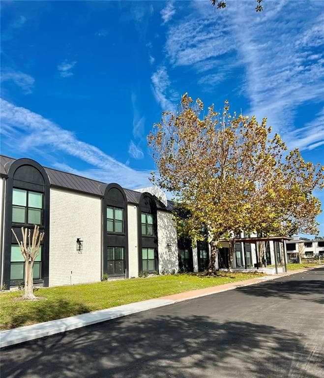 3909 W CLEVELAND STREET UNIT 206 TAMPA, FL 33609