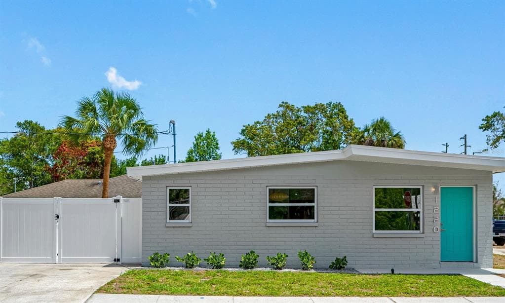 1220 19TH STREET S ST PETERSBURG, FL 33712
