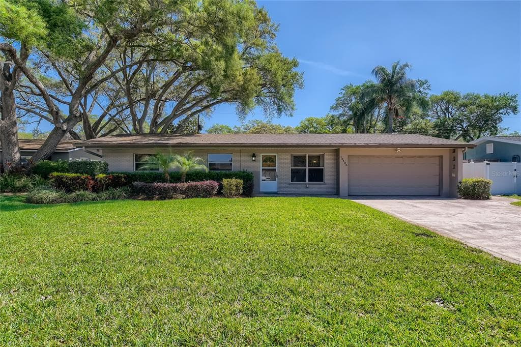10525 HETRICK CIRCLE E LARGO, FL 33774