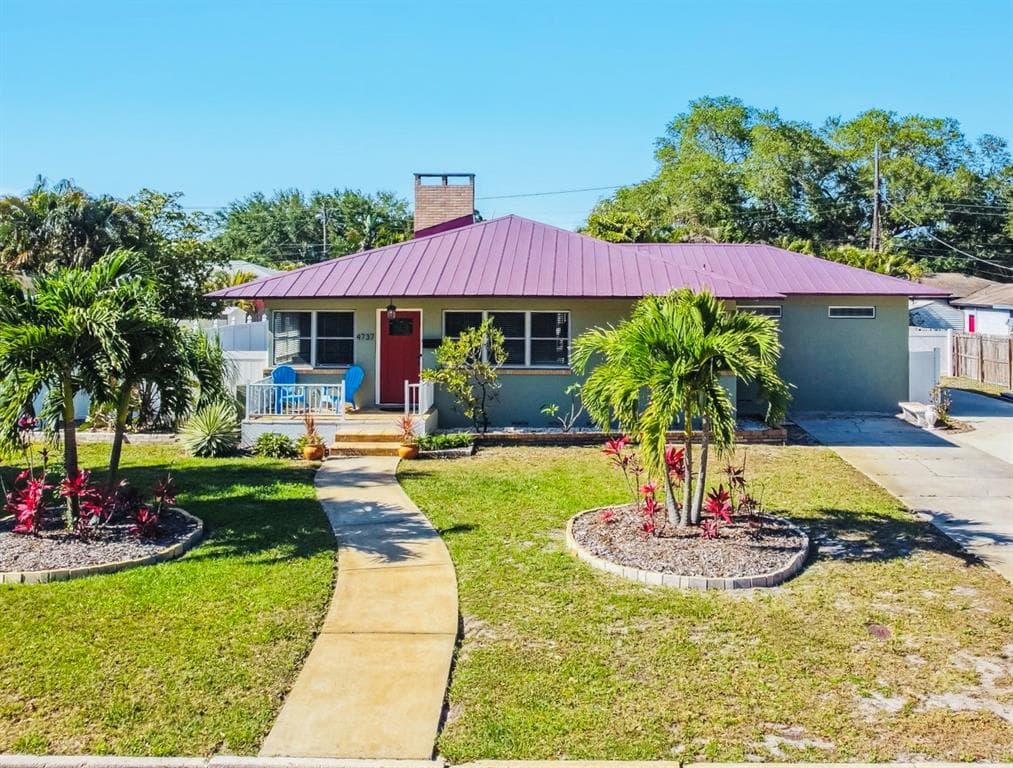 4737 DARTMOUTH AVENUE N ST PETERSBURG, FL 33713
