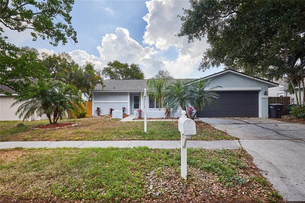 20 HARBOR LAKE CIRCLE SAFETY HARBOR, FL 34695