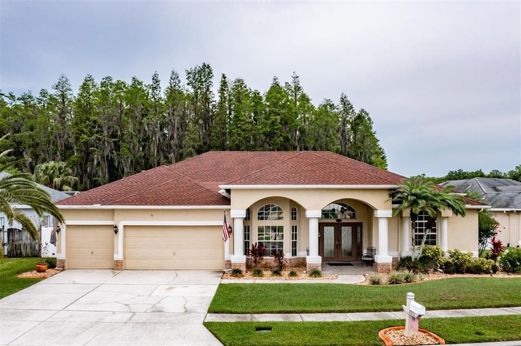 28717 FALLING LEAVES WAY WESLEY CHAPEL, FL 33543