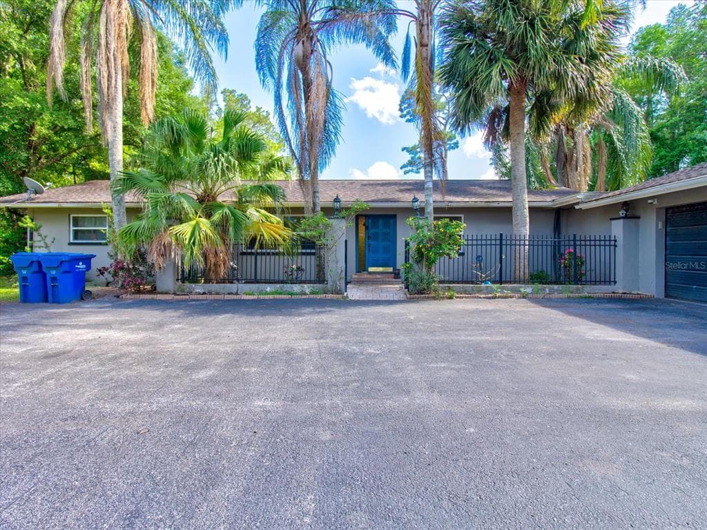 3686 OLD KEYSTONE ROAD TARPON SPRINGS, FL 34688
