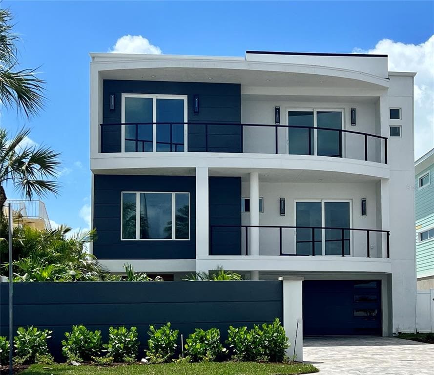 32 GULF BOULEVARD