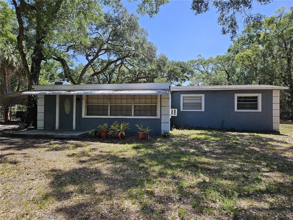8209 N ORLEANS AVENUE TAMPA, FL 33604