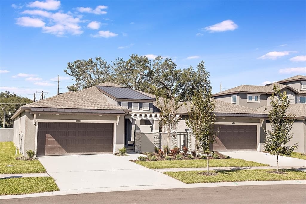 327 VILLA CORTE DRIVE LUTZ, FL 33549