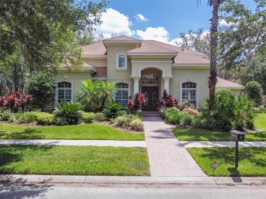 5814 DUNLINWOOD LANE LITHIA, FL 33547