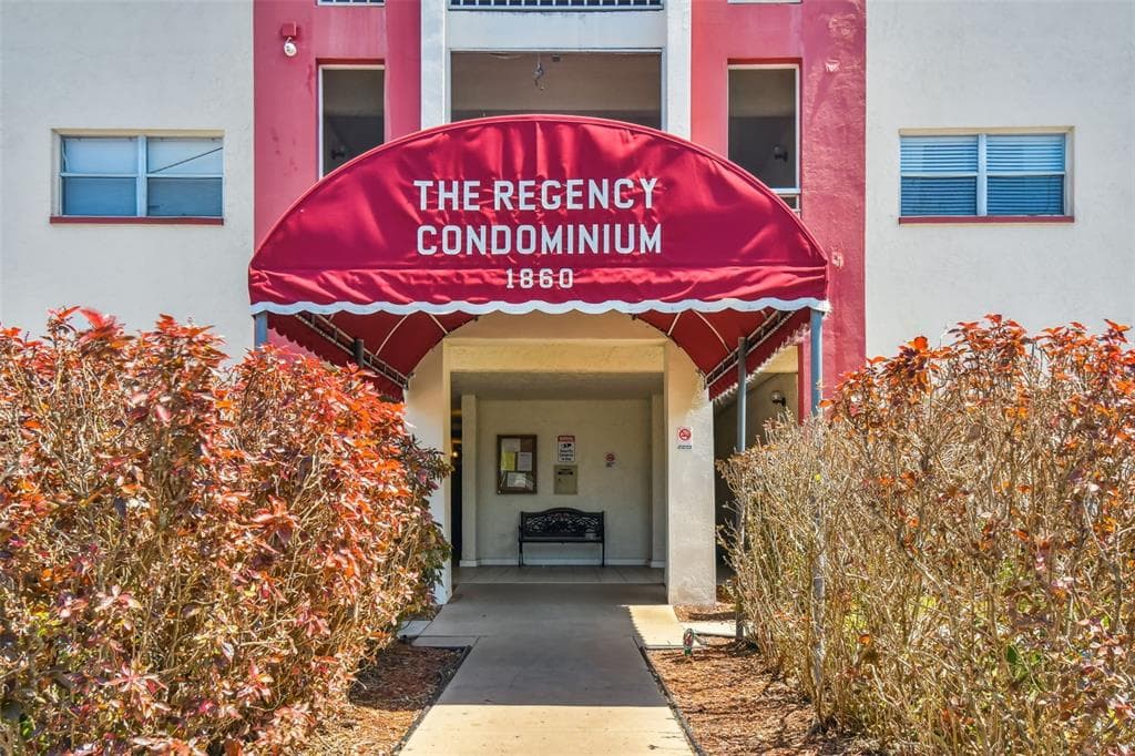 1860 MASSACHUSETTS AVENUE NE UNIT 110 ST PETERSBURG, FL 33703