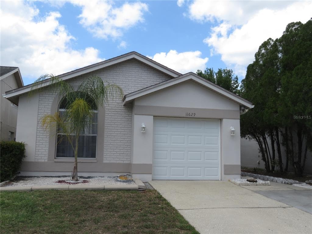 11629 HIDDEN HOLLOW CIRCLE TAMPA, FL 33635