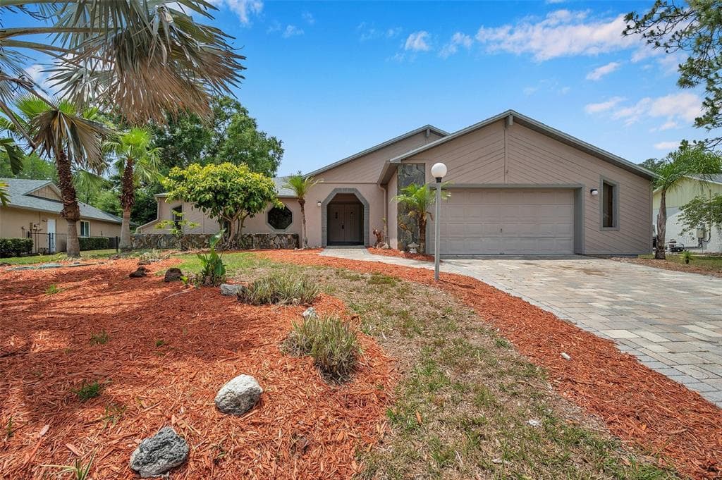 4915 PARKWAY BOULEVARD