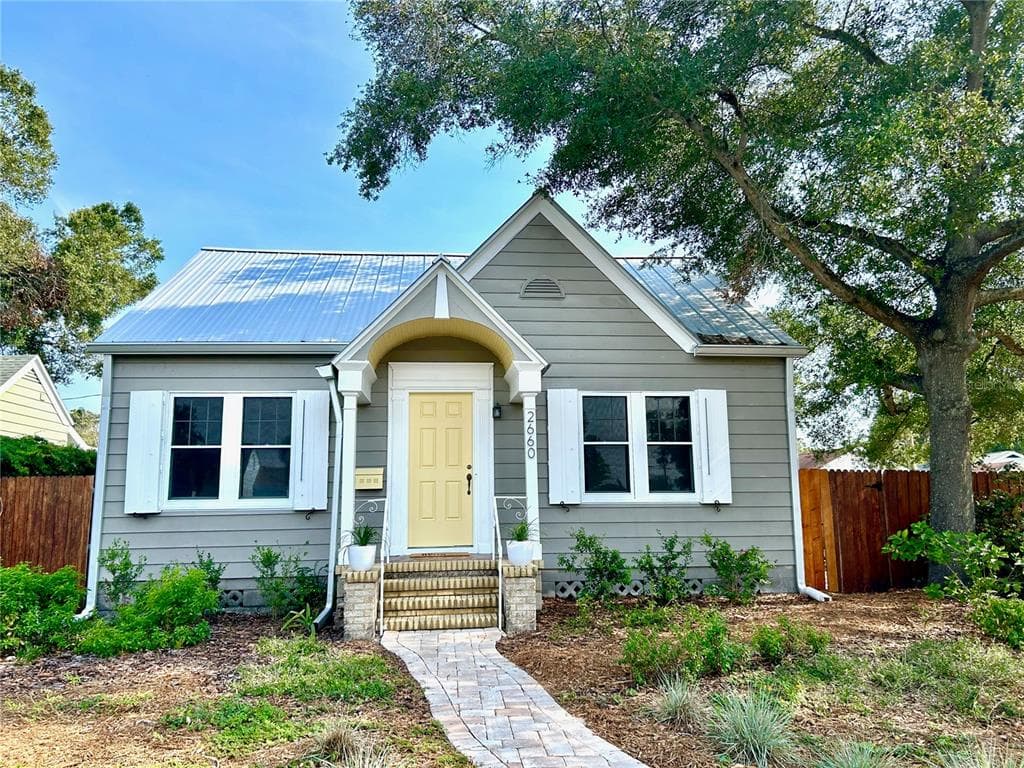 2660 DARTMOUTH AVENUE N ST PETERSBURG, FL 33713