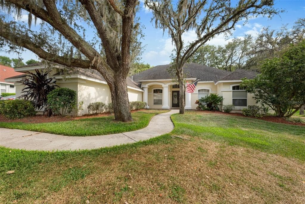 5112 SYLVAN OAKS DRIVE VALRICO, FL 33596