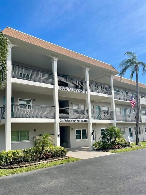 211 PASADENA AVENUE N UNIT 110 ST PETERSBURG, FL 33710