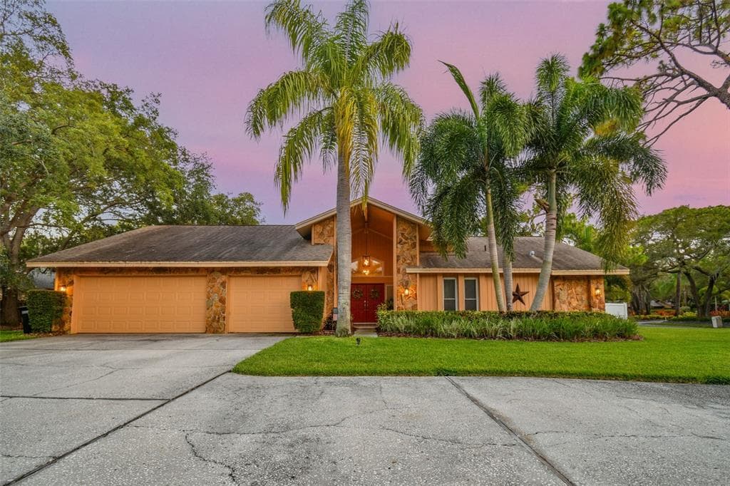 2173 CENTERVIEW COURT N CLEARWATER, FL 33759