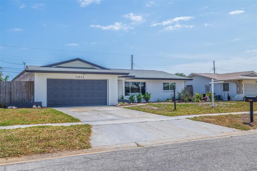 13832 PINECREST DRIVE LARGO, FL 33774