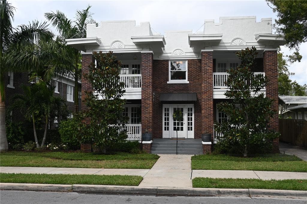 2111 W SOUTHVIEW AVENUE UNIT B TAMPA, FL 33606