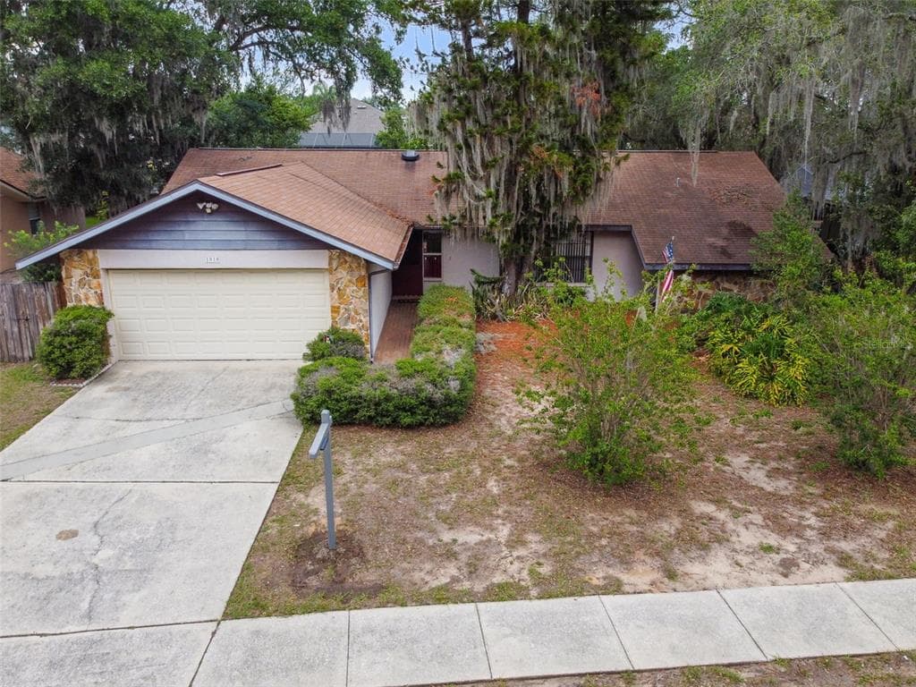 1010 RIFLECREST AVENUE VALRICO, FL 33594