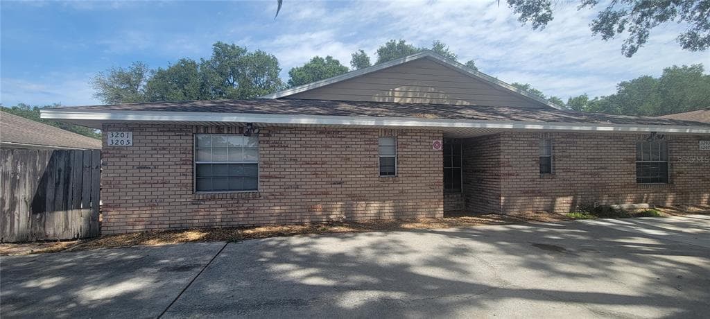 3205 BLOOMINGDALE VILLAS COURT BRANDON, FL 33511