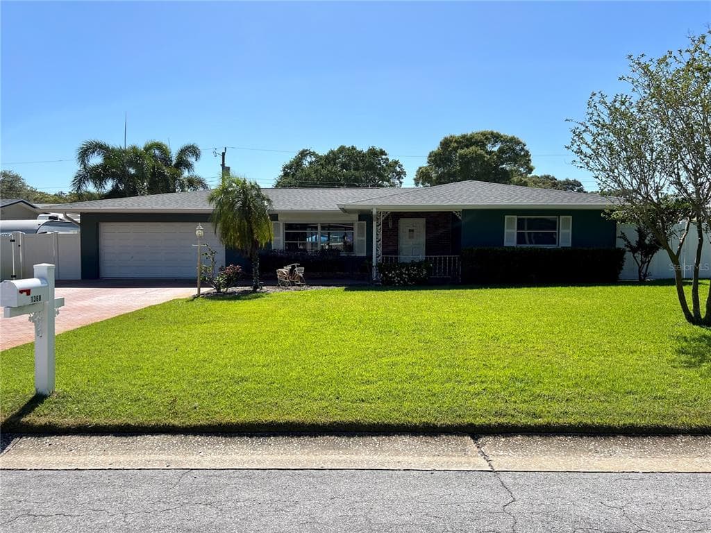1368 WOODCREST AVENUE CLEARWATER, FL 33756