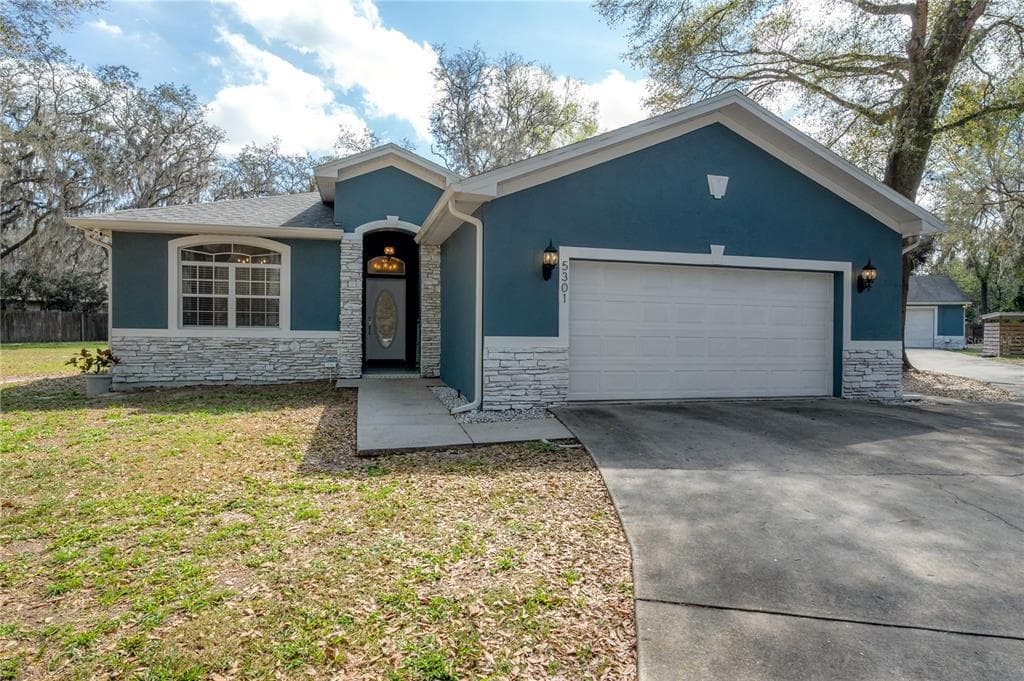 5301 LENOIR COURT PLANT CITY, FL 33566