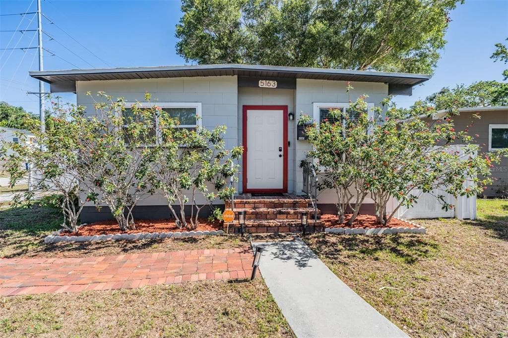 5163 4TH AVENUE S ST PETERSBURG, FL 33707