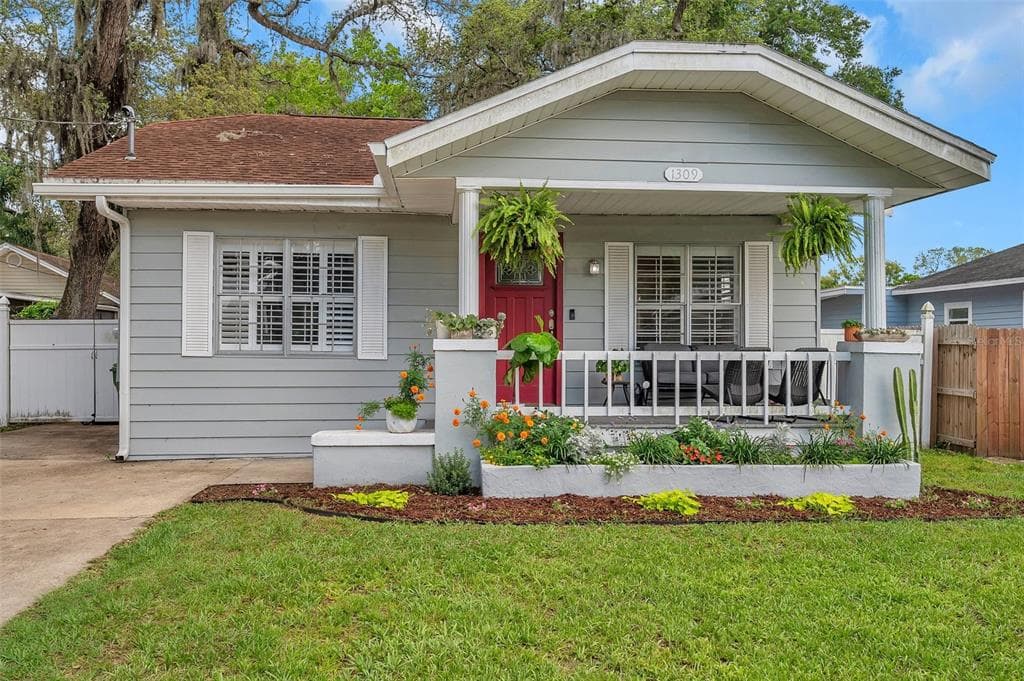 1309 E GIDDENS AVENUE TAMPA, FL 33603